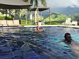 Salome Gil acaba follando en la piscina con un famoso fotografo profesional espa&ntilde_ol XAVIphoto