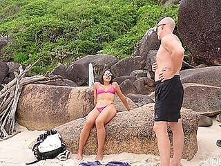 Encuentro A Mi Amiga En Playa Nudista Y Termina Desnuda En Mi Cama (novela - Capitulo 3)