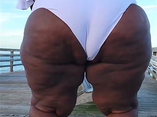 Mochaswallows' Boardwalk Slut Strut