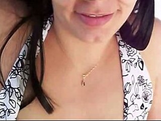 Latina construction worker gives boss a facial at the site