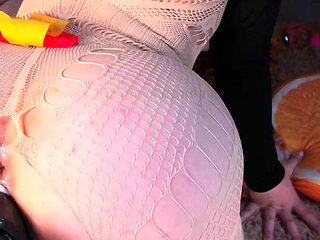 Close up MILF masturbation