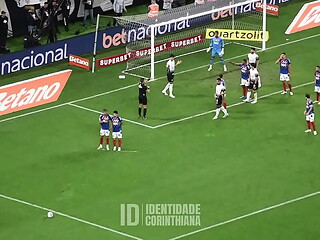 MEMPHIS DEPAY BOTANDO COM FORCA NO MENOR DA BAHIA