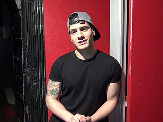 The pornstar Bastian KarIm fucked raw by a bad boy from Paris