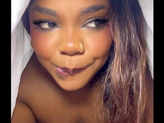 Madrastra de &eacute_bano atrapada hijastro masturb&aacute_ndose fingiendo mu&ntilde_eca sexual