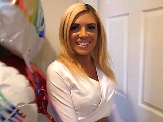 Cute babe Vivianne DeSilva is ready to celebrate her b-day