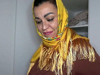 Arab Stepmom Diana Zilli in Hijab Gives Blowjob and Big Ass Fuck