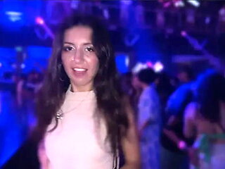 Horny Girl Agreed to have Sex in a Nightclub Toilet