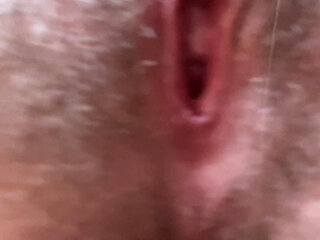 Hairy Giantess Uses You