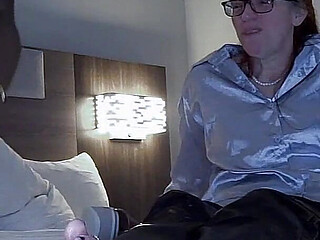 Sexii, Thikk Soccer Mom Begz 4 Black Cum on Her Oily Feet!!