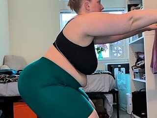 BBW solo satisfaction on webcam