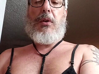 Butch Bitch Bob begging