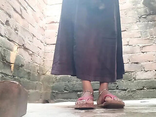 Desi Indian Bhabhi Full Nude Sex - Hot Village Mom Big Boobs Anal & Blowjob