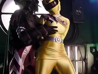 Amateur cd in latex masturbating dildoing