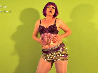 Hotvaleria Is Dancing