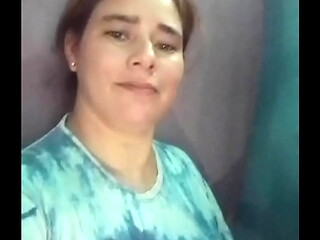 Una selfie atrevida debajo de la remera