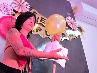 Brunette Solo Webcam Masturbation