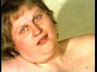 BBW German amateur bitch plays with big sex toy