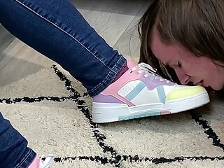 Human Shoe Cleaner - He Has to Lick Legs That Demolish Him! - Dave Moon - Jennifer - Bbusting (licking)