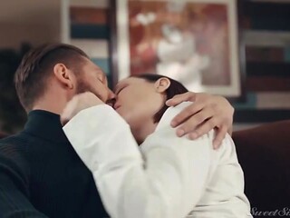 All-natural hottie Sovereign Syre opens her little hole for a big boner