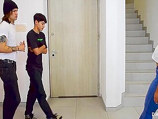 Real Estate Agent Fucks A Client While Showing A House 27 Min