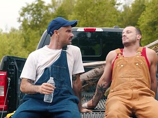 Horny cowboy Zack Mackay gets fucked by Tito Patron