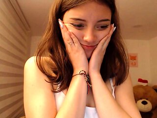 Amateur Webcam Teen Masturbates And Teases