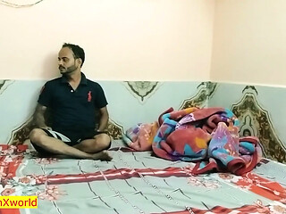 Hottie Kamwali gets fucked in a Mumbai flat