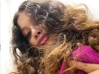 I can't stand the urge to cum, come fuck me