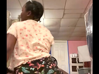 female rapper TWERKING