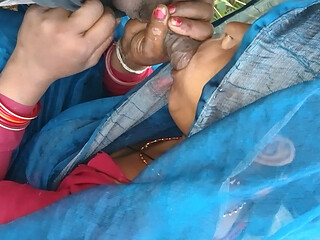 Indian Bhabhi Sucked a Cock in the Field