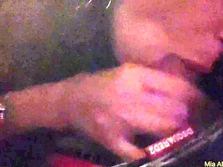 Amateur Italian wife gives a quick blowjob in the parking lot after a