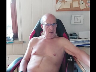 Ich filme mich wie ich bei Chaturbate wichse und abspritze