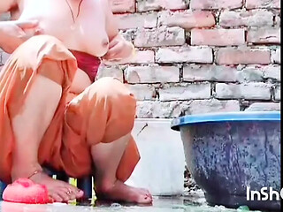 Fit Aur Qute Ladki Ki Chamakdar Bath Scene: Ek Lagbhag Masti Ka Anand