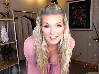Chubby blonde brianna solo masturbation