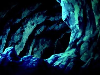 Forbidden Girl in the rain_19122001p0