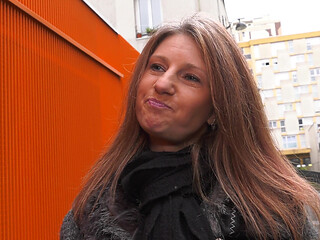 Posh French MILF Gets It Deep in the Ass