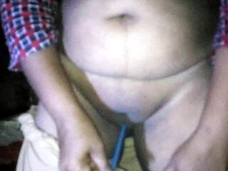 Desi Women Shows Her Big Tits and Pussy
