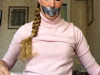 StripCamFun Blonde Amateur MILF Webcam for You