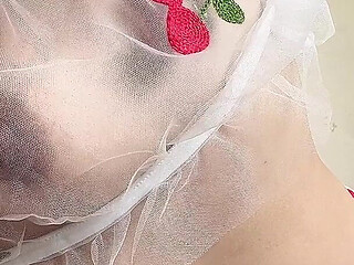Hana Buy New Dress Wear on Look Nice