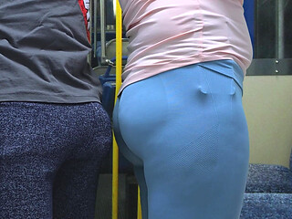 Almost Seen by Bus Driver When Stranger Girl Give Me a Handjob