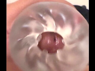 VERGA ERECTA CON MASTURBADOR CON PROTUBERANCIAS INTERNAS LLENAS DE PLACER