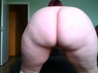 Close up MILF masturbation