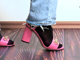Close up foot fetish on cam