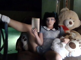 Brunette Solo Webcam Masturbation