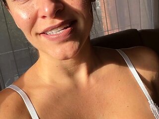 Love Chat Big Boobs Brunette Masturbating For Cam