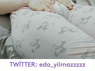 Camel Toe- Masturbation in Pajamas- Puffed Pussy- Swollen Pussy- Big Pussy- Turkish Porn- Turkish MILF