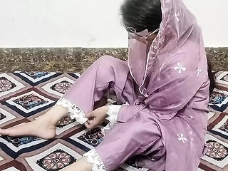 Naukrani ko kichen me jabar dasti chod kar bur se paani nikala