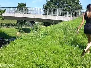 Risky Outdoor Fuck Next to the Highway