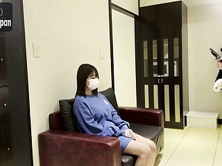Stunning newcomer reveals her hot eyes while showing off