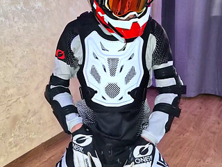 I Put on My Boyfriend's Mxgear, Cum Twice